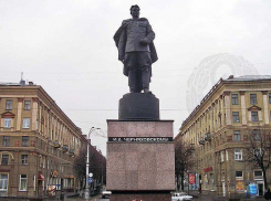 В День памяти и скорби в Воронеже перекроют дорогу у памятника Черняховскому