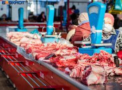 «Проще закопать»: производители рассказали, что торговые сети хотят покупать у них фарш по 20 рублей 