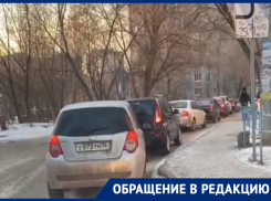Абсурд дорожных знаков на перекрестке держит водителей в пробке в Воронеже 