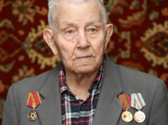98 лет исполнилось Почётному гражданину Воронежа Николаю Акулову