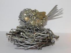 Школьники из Воронежской области создали арт-объекты из бытового мусора