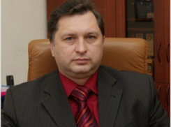 На руководителя управления образования жалуются учителя и просят не заставлять их обеспечивать высокий результат Александру Гусеву
