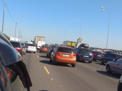 Воронежцы сообщили о «двухкилометровом аде» на выезде из города