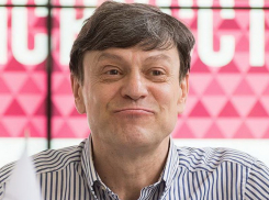 Совет Платоновской премии выписал своему члену Бычкову миллион рублей в Воронеже