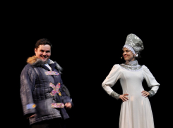 Бал для персонажей премьер увидели зрители на закрытии театрального сезона в Воронеже