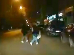 Воронежец снял на видео, как бесстрашные пешеходы чуть не подвели его под статью