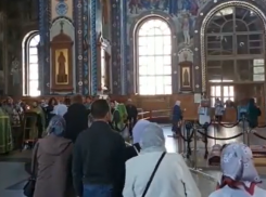 Воронежцы выстроились в очередь к мощам Сергия Радонежского