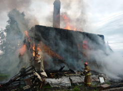 В Воронеже молния уничтожила дом