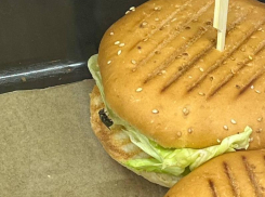 «Ну этого же никто не видел», – неприятный сюрприз обнаружила на рынке жительница Воронежа