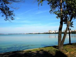 В Воронеже мать с дочерью нашли труп женщины на берегу водохранилища