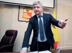 Воронежский мэр сбросил с плеч выдачу разрешений на строительство на своего зама