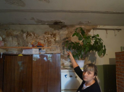 Очередной ливень в Воронеже едва не смыл жителей ветхой многоэтажки в Ленинском районе