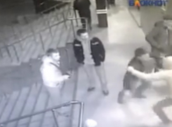 Видеозапись убийства у воронежского кафе, Эдуардом Ельшиным, признали подлинной