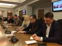На воронежском клубе политологов показали Гордеева и Гусева - наоборот