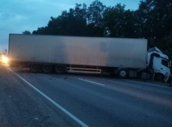 Двое детей и мужчина погибли в массовой аварии под Воронежем