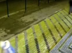 Опубликовано видео преследования школьницы странным мужчиной в Воронеже