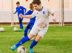 Академия воронежского «Факела» исполнила мечту 10-летнего школьника из Донбасса