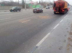 Воронежских коммунальщиков бросили на борьбу с гололедом