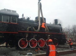 На вокзале Воронеж-1 устанавливают памятник паровозу (ФОТО-ВИДЕО)
