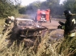 Вторая машина за сутки сгорела в Коминтерновском районе