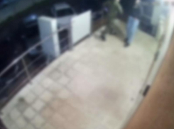 Драки, рвота и кровь: о бесконечных потасовках возле эро-массажного салона сообщили воронежцы