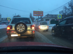 Многокилометровые пробки образовались в Воронеже из-за снегопада