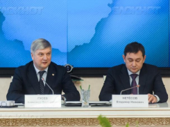 Гусев и Нетесов пожелали «драйва» воронежским выпускникам