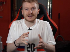 Комик Данила Поперечный подал в суд на Украину