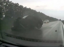 Чудовищное ДТП с заснувшим водителем Land Rover в Воронежской области попало на видео