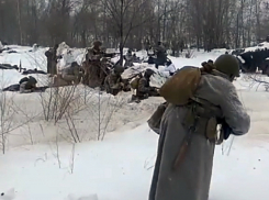 Реалистичное сражение развернулось на реконструкции битвы за Воронеж