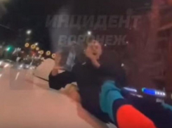 Запуск салюта с крыши автобуса от первого лица показали в Воронеже 