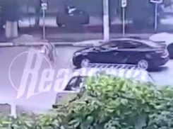 Момент наезда заммэра Семилук на ребенка попал на видео