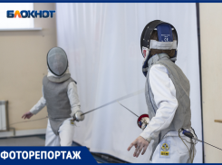 Юные воронежцы сразились на шпагах, саблях и рапирах