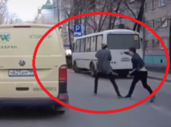 Потасовку в стиле Mortal Kombat сняли на дороге в Воронеже