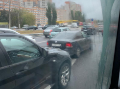 Осенние пробки парализовали Воронеж в начале рабочей недели