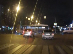 Три нарушения ПДД за полминуты: водители воронежских автобусов цинично пренебрегают здоровьем пассажиров