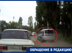 Отвязный объезд пробки сняли на перекрестке беспредела в Воронеже