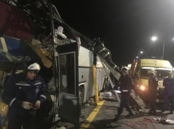 Опубликовано видео спасательной операции на месте ДТП с пятью погибшими 