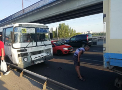 Последствия маршруточной гонки в час пик показали на фото в Воронеже