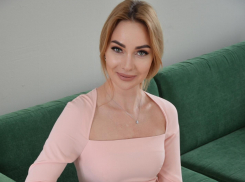 «Всему свое место и время»: воронежский депутат Губина — о запрете телефонов в школах