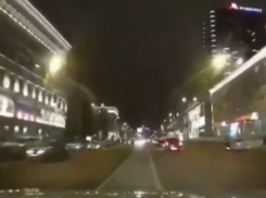 Наплевательское отношение к закону на глазах у ДПС сняли в Воронеже