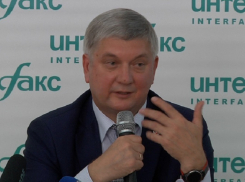 Гусев собирается выйти из тени Гордеева увольнением чиновников