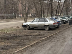 «Грязный способ» парковки показали в Воронеже