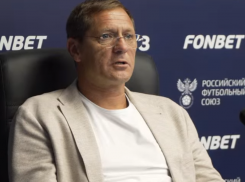 Вновь обретённый тренер “Факела” Дмитрий Пятибратов прокомментировал поражение команды в матче с “Акроном”