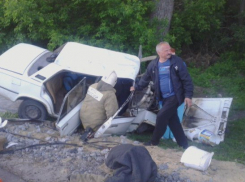 Под Воронежем автомобиль вылетел в кювет: в жуткой аварии погиб пассажир