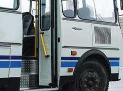 В Воронеже 8-летний мальчик выпал на ходу из автобуса