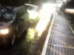 Пошел домой пешком: два автомобилиста создали дорожный затор в Воронеже