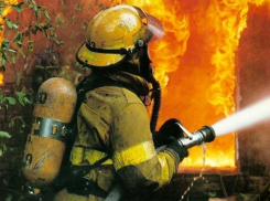 В Воронежской области пенсионерка чуть не сгорела заживо в своем доме