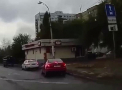 Работа мгновенной кармы попала на видео в Воронеже