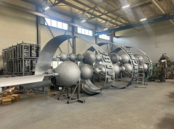 7-тонную стелу «Молекула ДНК» начнут устанавливать у «Орлёнка» ночью в Воронеже